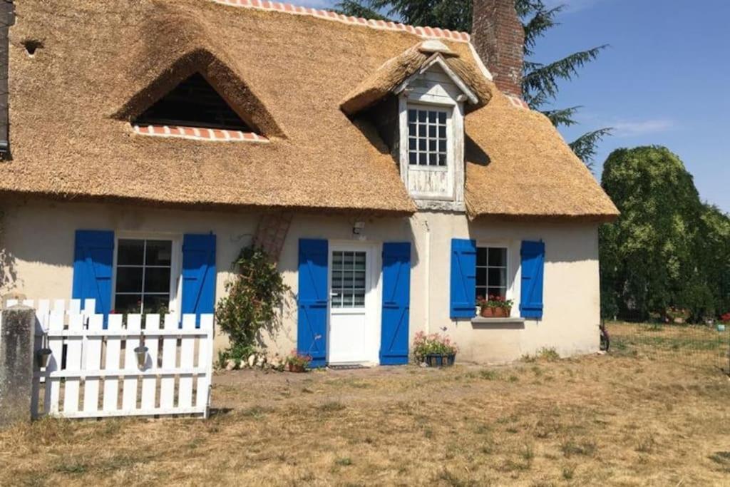 Chaumiere Avec Sa Toiture Recouverte De Chaume !!! Donnemain-Saint-Mames 외부 사진